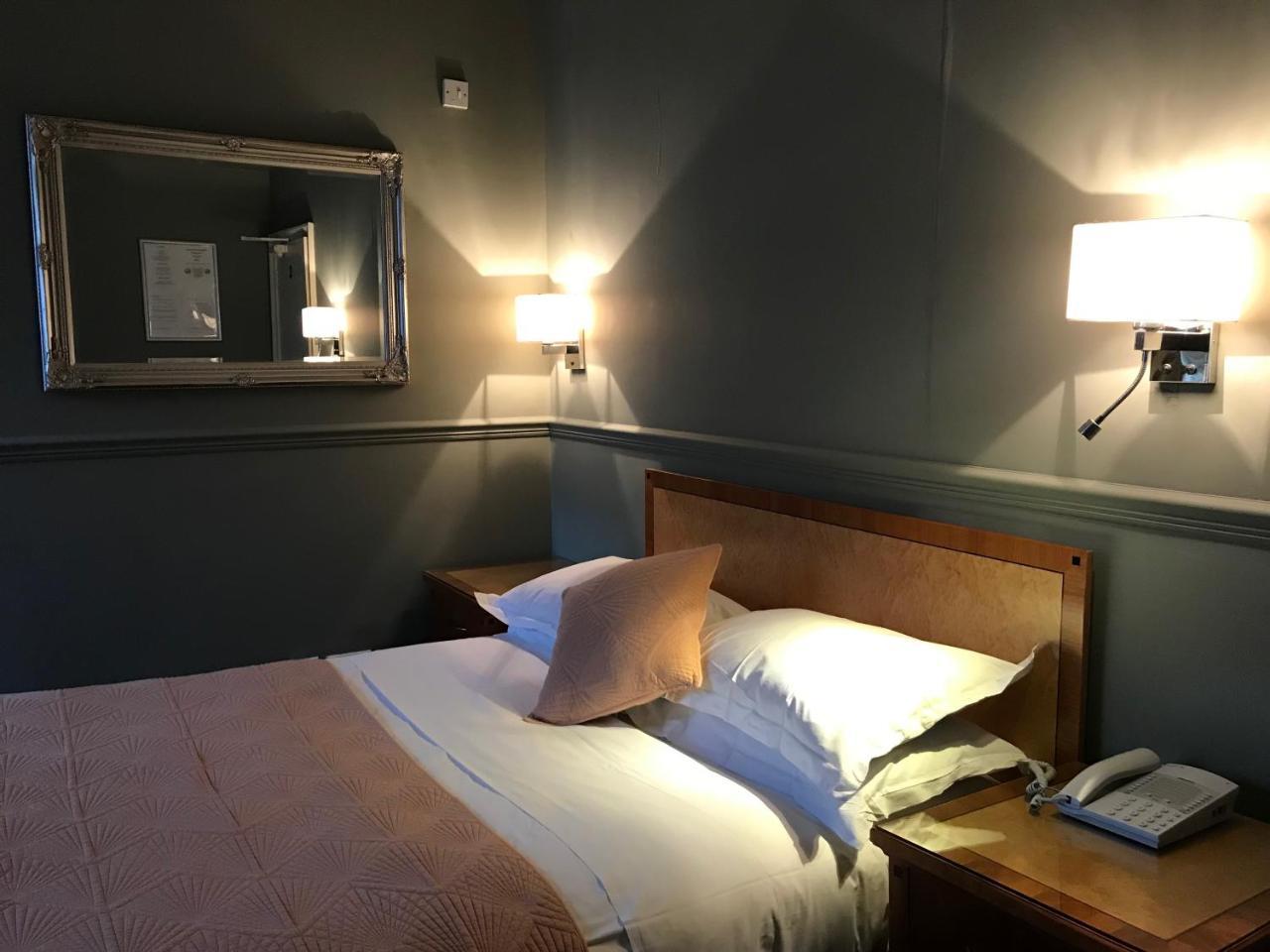 Eurobar & Hotel Oxford Ngoại thất bức ảnh